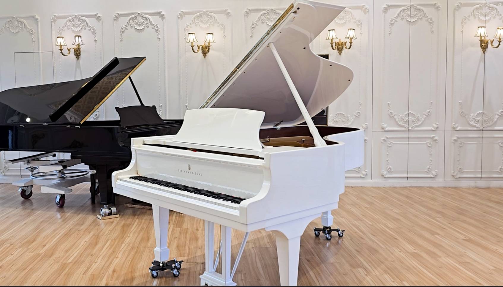 你，看過極光嗎？極光耀白史坦威鋼琴B211