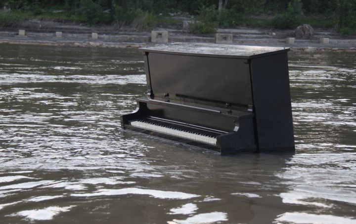 我的鋼琴泡水了還有救嗎?