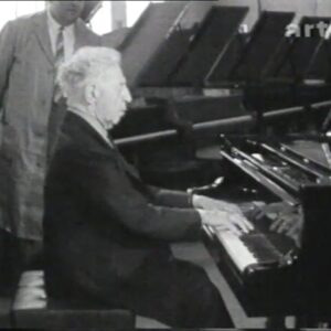 鋼琴大師魯賓斯坦的感動瞬間：史坦威D274從墜落到重生，用音樂和親吻留下動人歷史