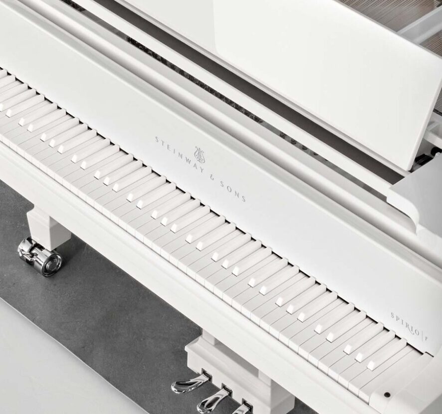 極奢聯名｜史坦威與Bentley賓利合作推出全新 Ultra Black 與 Ultra White 限量鋼琴