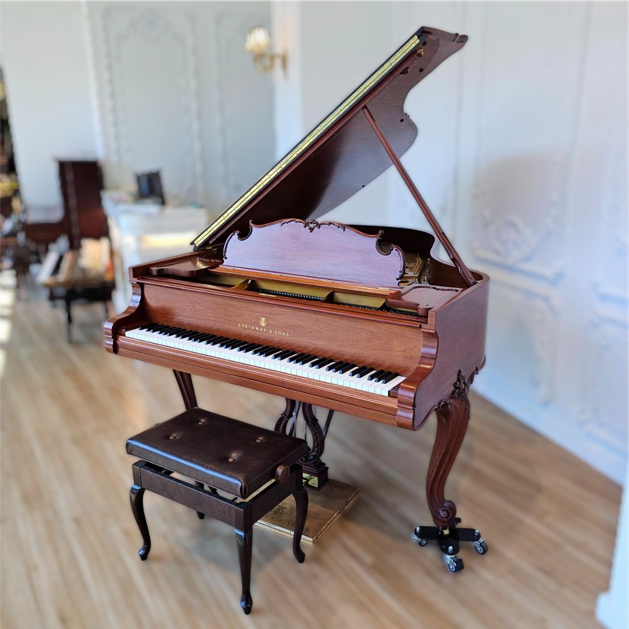 Steinway Louis XV ：L179精緻風華